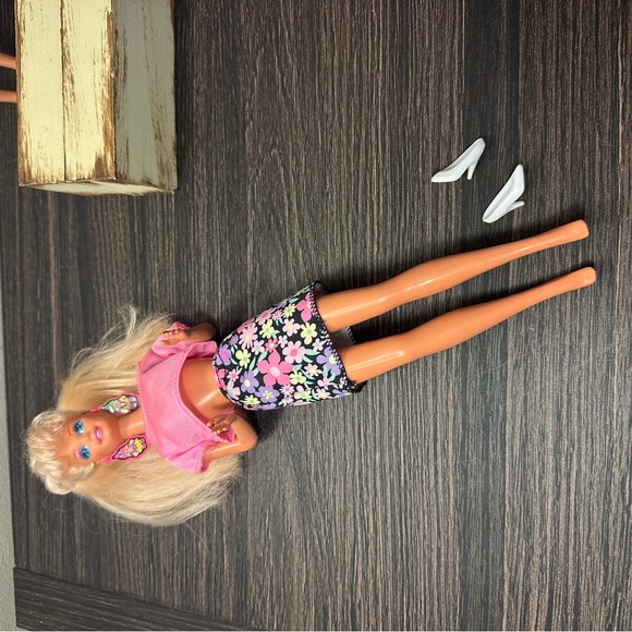 Vintage Mattel Barbie Ken 1990's Lot of Eight (8) - Picture 4 of 11